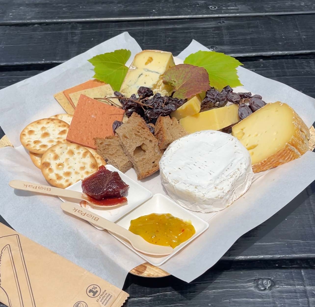 HUNTER VALLEY DAY TOUR EXPERIENCE | WINE, CHOCOLATE  & CHEESE TASTING